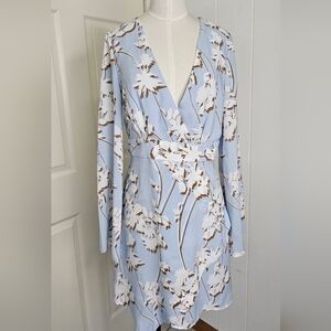 BCBGMAXAZRIA Floral Wrap Dress in Light Blue and White Mini Size Small